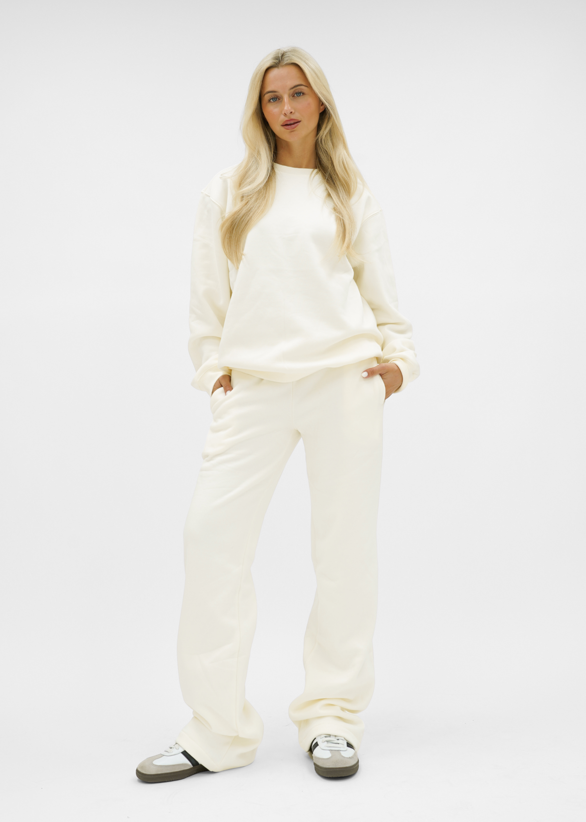 Low/mid waist jogger pants off-white (tall)
