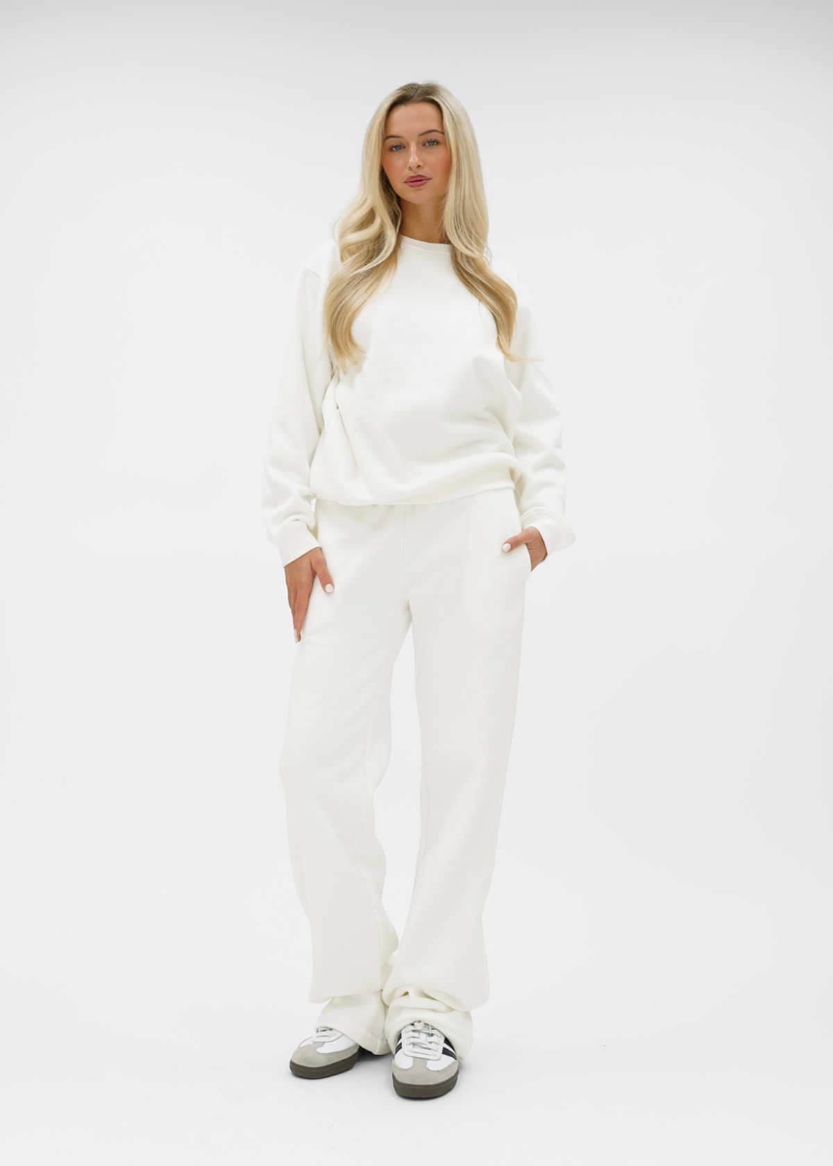 Low/mid waist jogger pants white (tall)