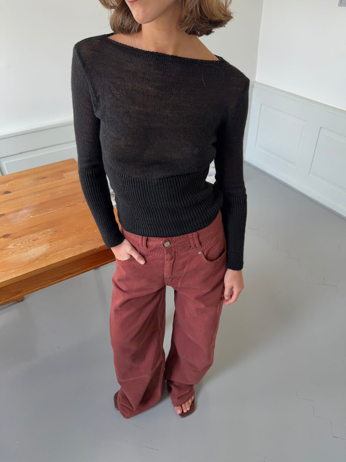 Lova fitted knit sweater – Black